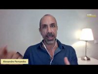 Alexandre Fernandes na Rádio Portuense com Cláudia Moura. Alexandre Fernandes na Rádio Portuense com Cláudia Moura.